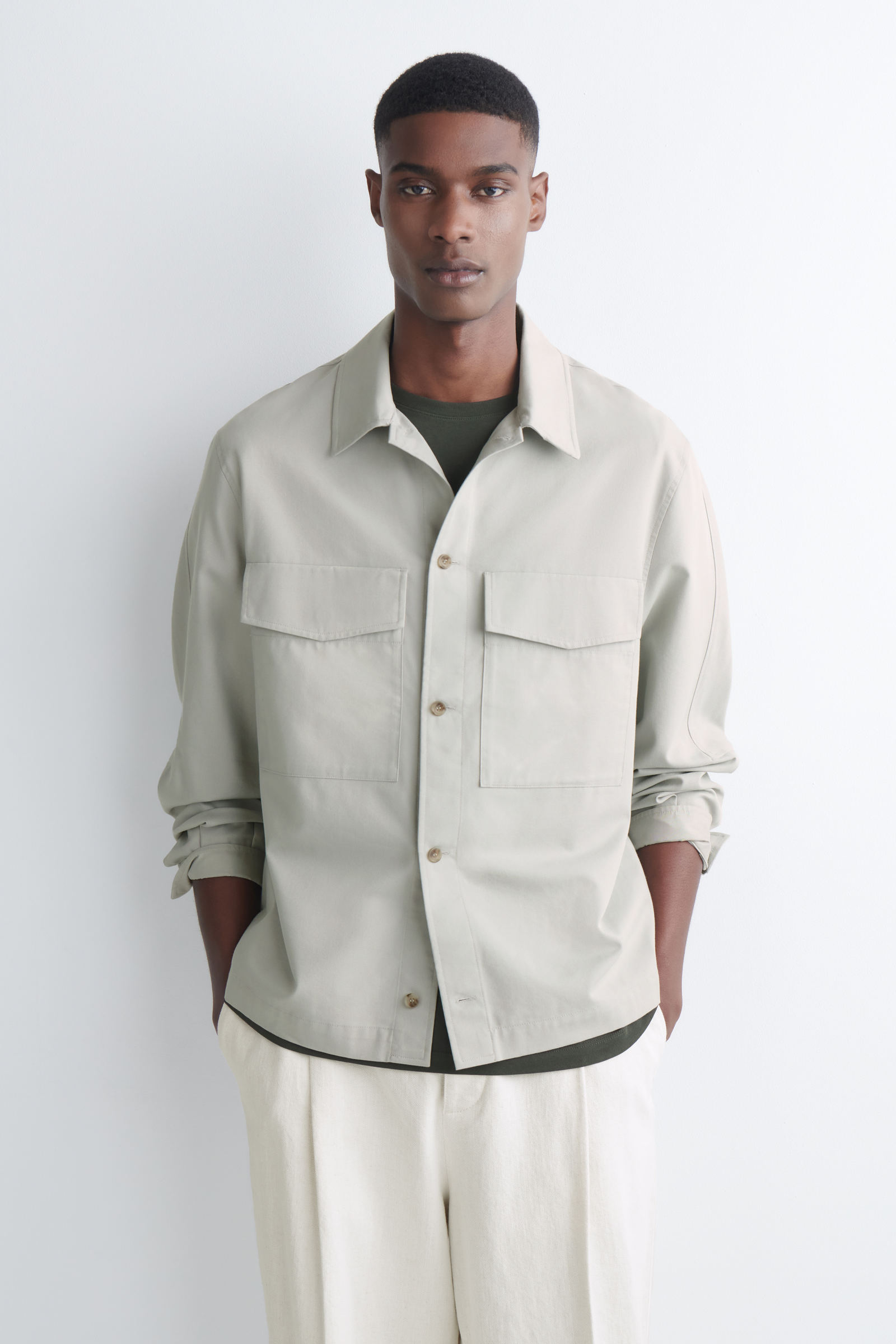 リラックスコットンオーバーシャツ